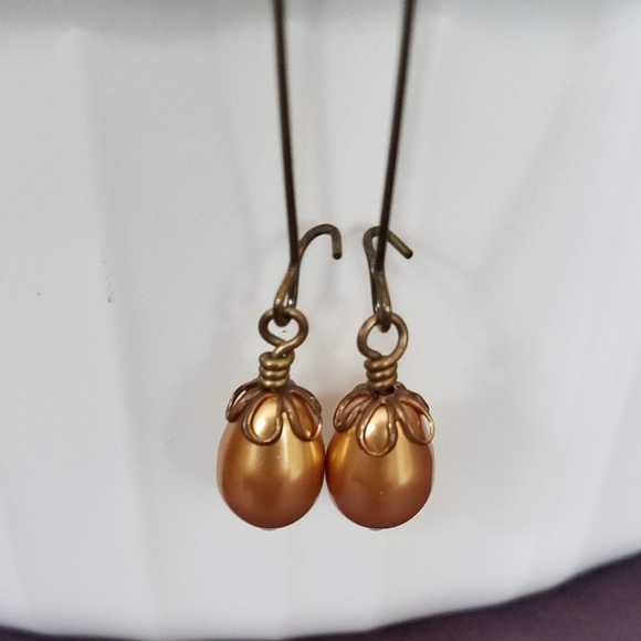 Austrian Pearl Earrings - Picture 7 of 8